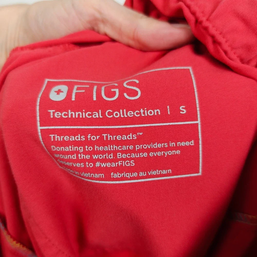 Figs Mens Tansen Technical Collection Scrub Pants Small Red Rainbow Pride
